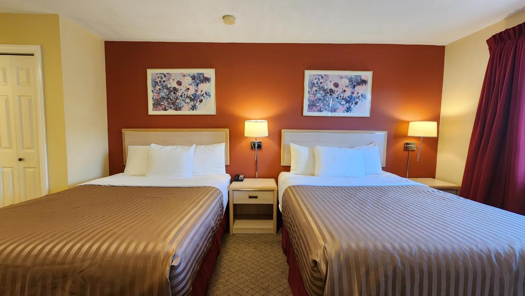 Sahara Courtyard Inn & Suites Osoyoos Εξωτερικό φωτογραφία