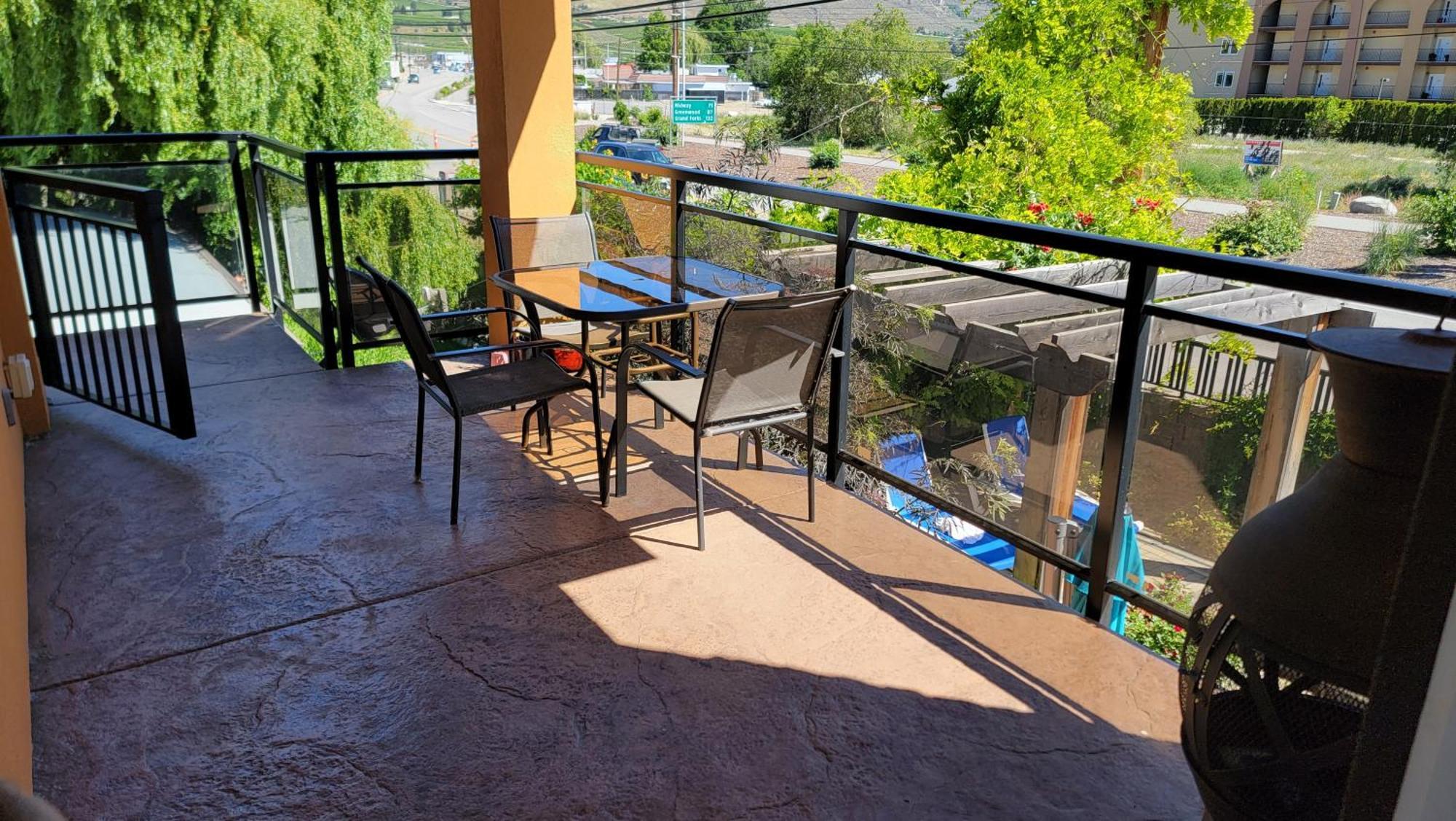 Sahara Courtyard Inn & Suites Osoyoos Εξωτερικό φωτογραφία