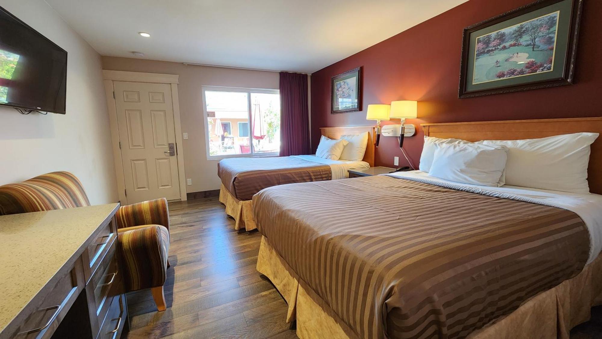Sahara Courtyard Inn & Suites Osoyoos Εξωτερικό φωτογραφία